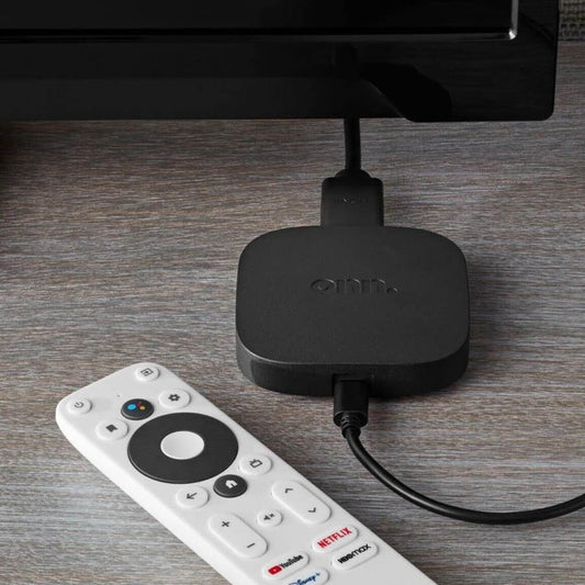 Cajita Android TV conectada y su control